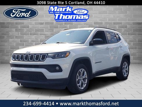Used 2024 Jeep Compass Latitude AWD/4WD image 1