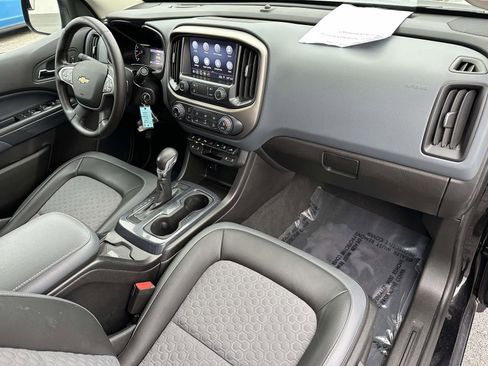 Used 2022 Chevrolet Colorado Z71 w/ Z71 Midnight Edition image 13