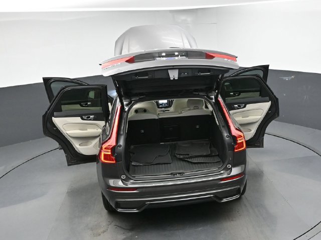 Used 2024 Volvo XC60 B5 Plus w/ Protection Package Premier AWD/4WD image 47