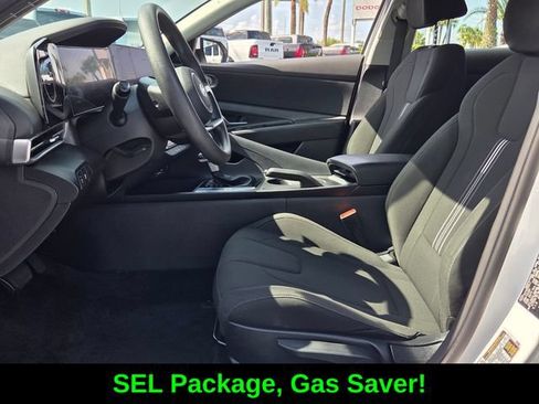 Used 2024 Hyundai Elantra SEL FWD image 10