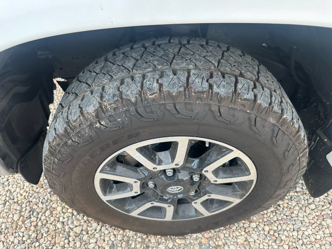 Used 2017 Toyota Tundra SR5 w/ SR5 Upgrade Package AWD/4WD image 41