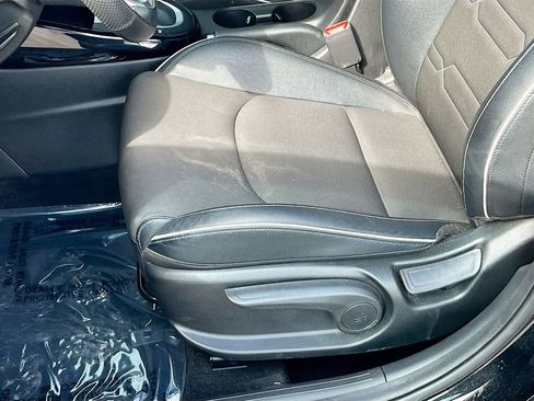 Certified 2023 Kia Forte GT-Line FWD image 13