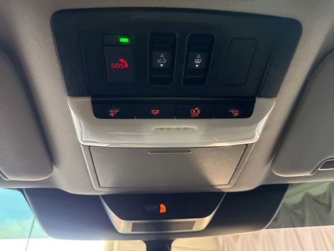 Used 2023 Nissan Pathfinder Platinum FWD image 29