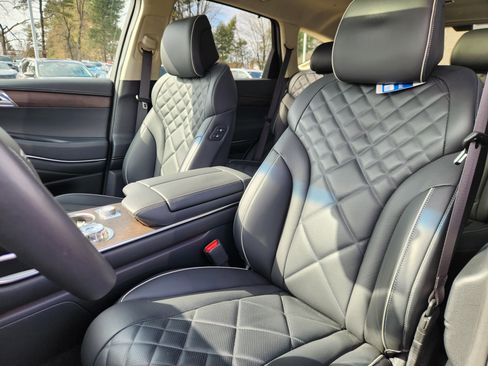 Used 2025 Genesis GV80 3.5T Prestige image 8