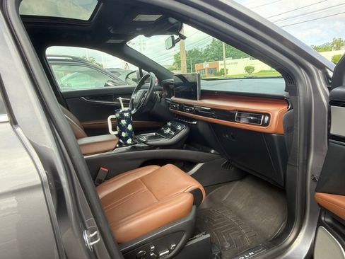 Used 2022 Lincoln Nautilus Reserve w/ Equipment Group 202A AWD/4WD image 2