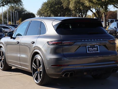Used 2020 Porsche Cayenne Turbo image 7