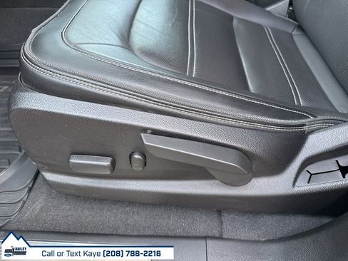 Used 2021 GMC Canyon Denali image 12