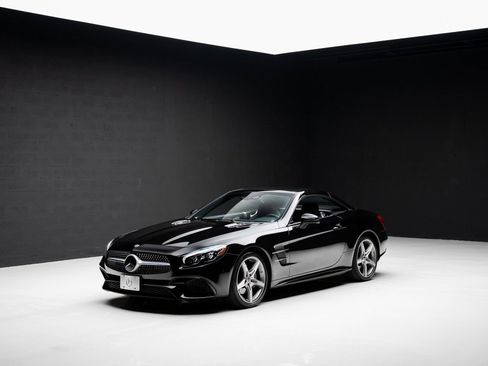 Used 2019 Mercedes-Benz SL 550 image 4