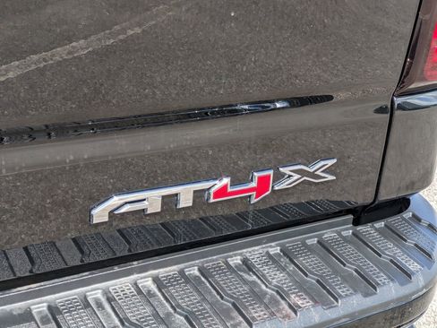 Used 2022 GMC Sierra 1500 AT4X image 28