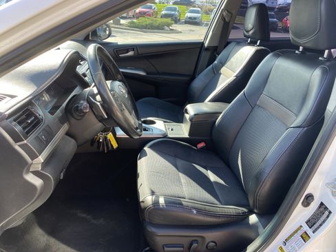 Used 2012 Toyota Camry SE image 19