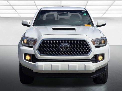 Used 2019 Toyota Tacoma TRD Sport AWD/4WD image 11