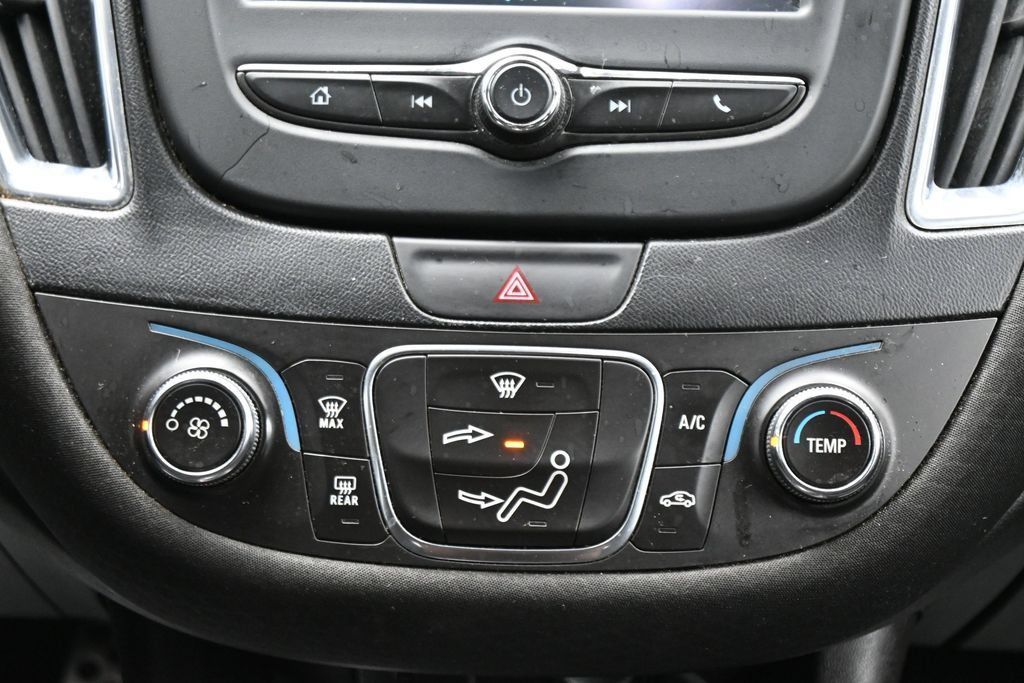 Used 2016 Chevrolet Malibu LT FWD image 18