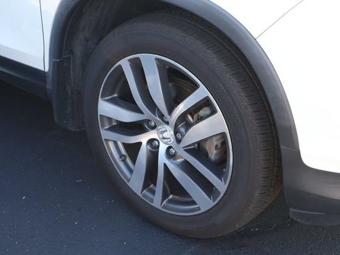 Used 2018 Honda Pilot Touring image 5