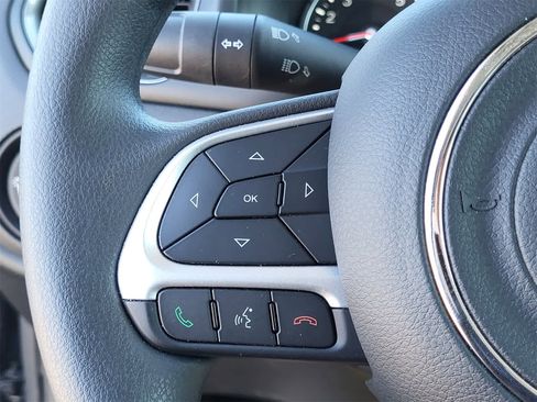 Used 2023 Jeep Renegade Latitude image 17