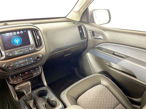 Used 2018 Chevrolet Colorado Z71 AWD/4WD image 24