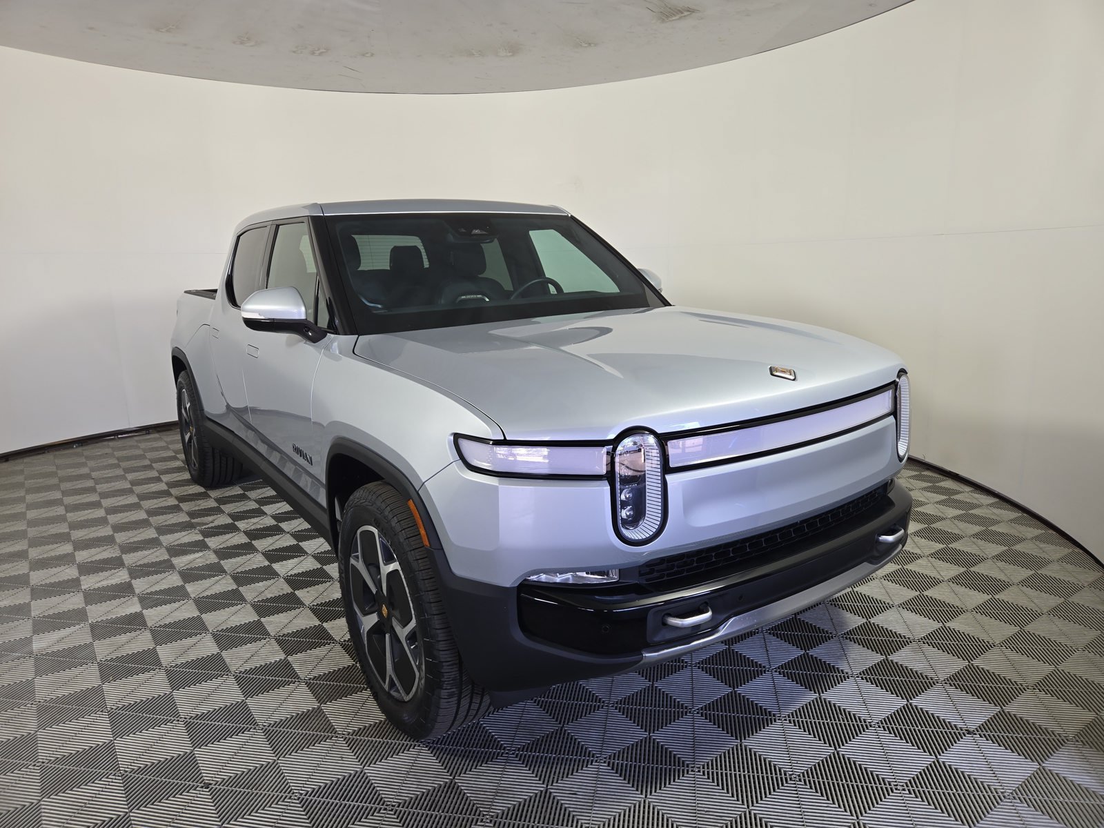 Used 2024 Rivian R1T Adventure Dual AWD/4WD image 7
