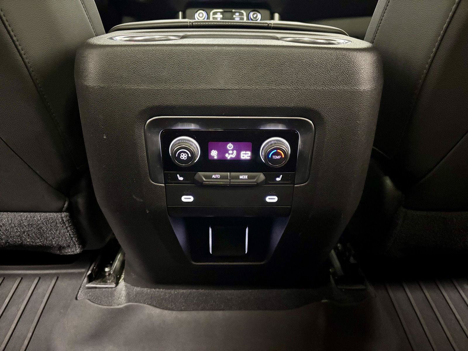 Used 2021 Chevrolet Tahoe Premier w/ Premium Package RWD image 22