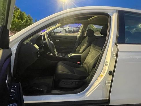 Used 2025 Honda Accord SE image 12