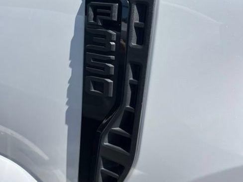 Used 2023 Ford F350 Lariat w/ Lariat Ultimate Package AWD/4WD image 6
