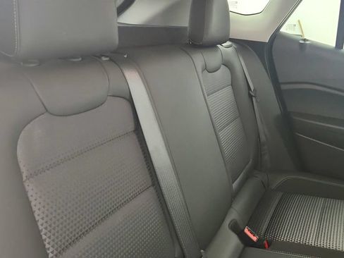 Certified 2025 Chevrolet Trax LT FWD image 25