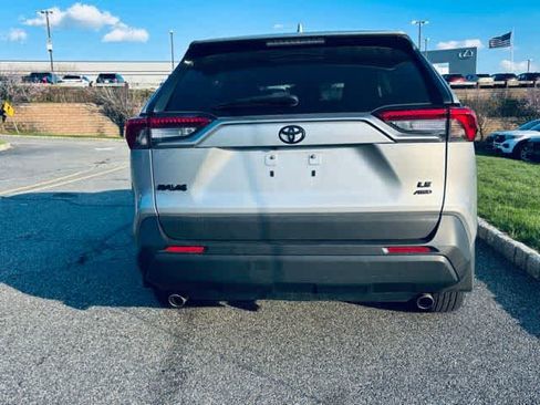 Certified 2022 Toyota RAV4 LE image 4