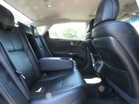 Used 2014 Toyota Avalon Limited w/ Technology Package FWD image 16