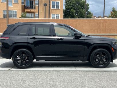 Used 2023 Jeep Grand Cherokee Altitude