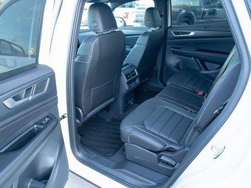 New 2026 Volkswagen Atlas Cross Sport SEL R-Line image 28