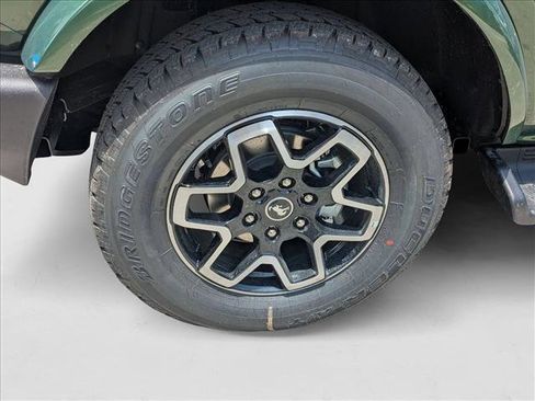 New 2025 Ford Bronco Outer Banks image 9