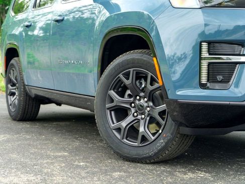 New 2026 Jeep Grand Wagoneer L Limited AWD/4WD image 3