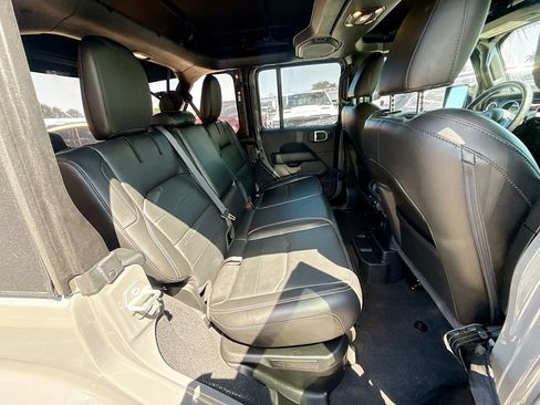 Used 2021 Jeep Wrangler Unlimited Sahara AWD/4WD image 31