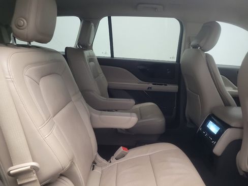 Used 2020 Lincoln Aviator Reserve w/ Elements Package Plus AWD/4WD image 19