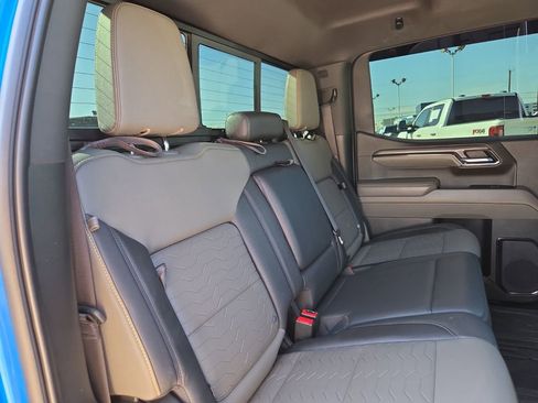 Used 2023 Chevrolet Silverado 1500 ZR2 w/ Technology Package AWD/4WD image 11