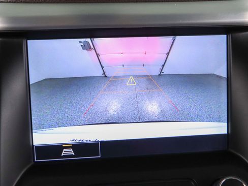 Used 2023 GMC Acadia SLT image 19