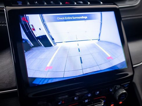 Used 2022 Jeep Grand Cherokee Overland image 32