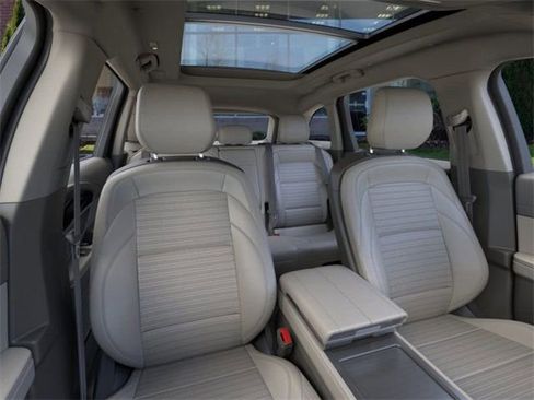 New 2025 Lincoln Nautilus Reserve image 10