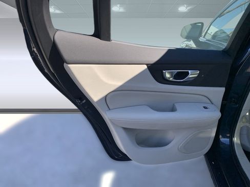 New 2024 Volvo S60 B5 Plus w/ Climate Package image 33