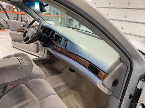 Used 2000 Buick Le Sabre Custom w/ Luxury Opt Pkg image 21