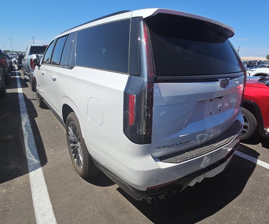 Used 2023 Cadillac Escalade ESV V AWD/4WD image 8