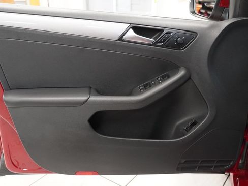 Used 2017 Volkswagen Jetta SE FWD image 17