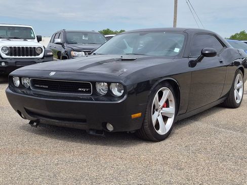 Used 2009 Dodge Challenger SRT8 w/ SRT Option Group II RWD image 7