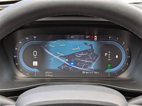 Certified 2025 Volvo XC40 B5 Plus image 29