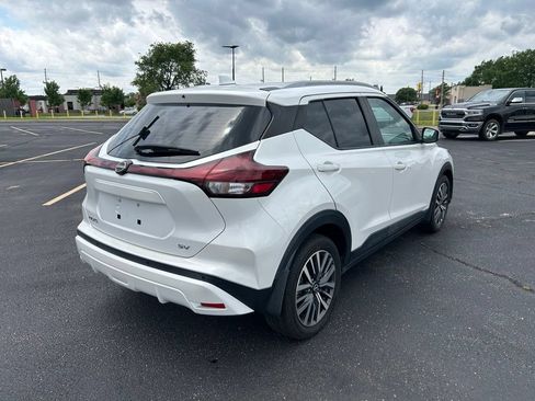 Used 2022 Nissan Kicks SV FWD image 9