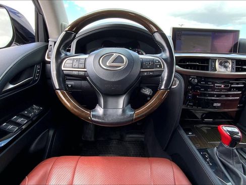 Used 2016 Lexus LX 570 4WD w/ Luxury Package image 6