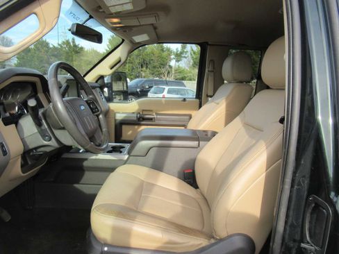 Used 2015 Ford F250 Lariat w/ Chrome Package image 18