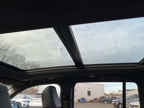 New 2026 Jeep Grand Cherokee Limited w/ Limited Altitude Package image 7