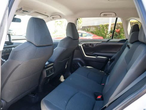 Used 2023 Toyota RAV4 LE AWD/4WD image 18