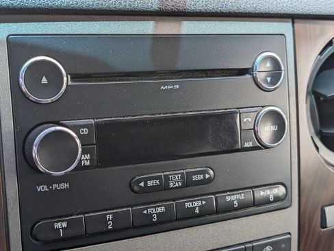 Used 2016 Ford F250 XL w/ Power Equipment Group AWD/4WD image 17