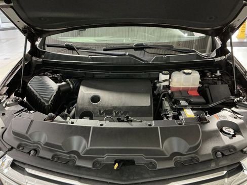 Used 2023 Chevrolet Traverse LT FWD image 28