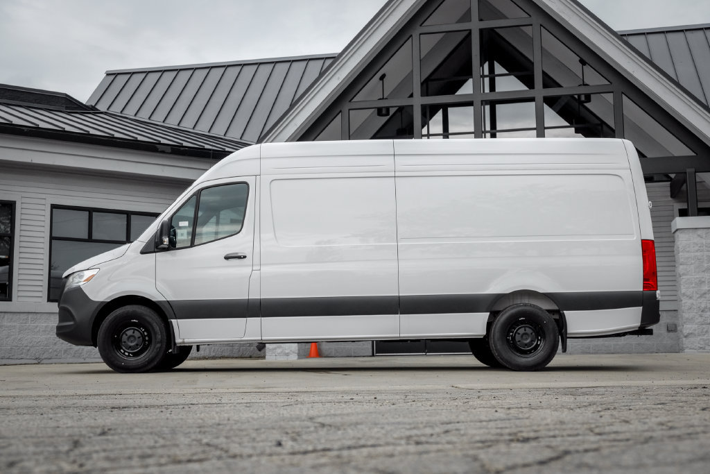 Used 2026 Mercedes-Benz Sprinter 2500 image 3
